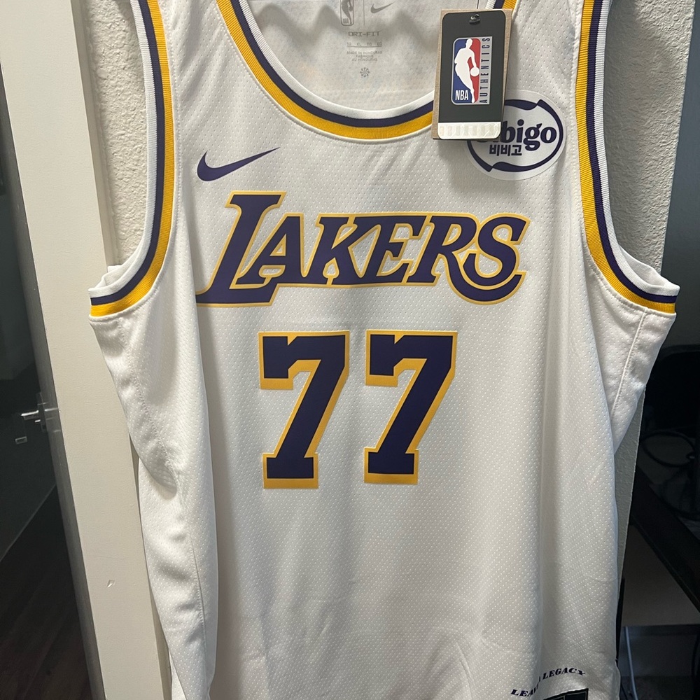 Luka Dončić white Lakers swingman jersey. Size L. Brand new